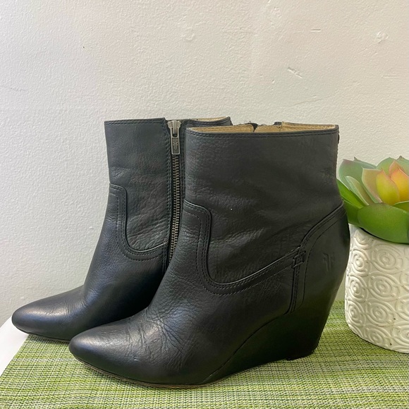 FRYE Regina Wedge Ankle Boot in Black Leather - Picture 2 of 6